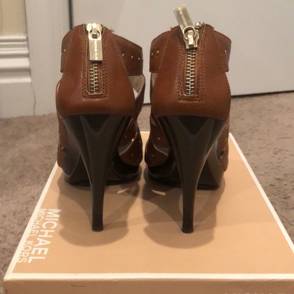 Michael Kors Astor sandal - Picture 3 of 9